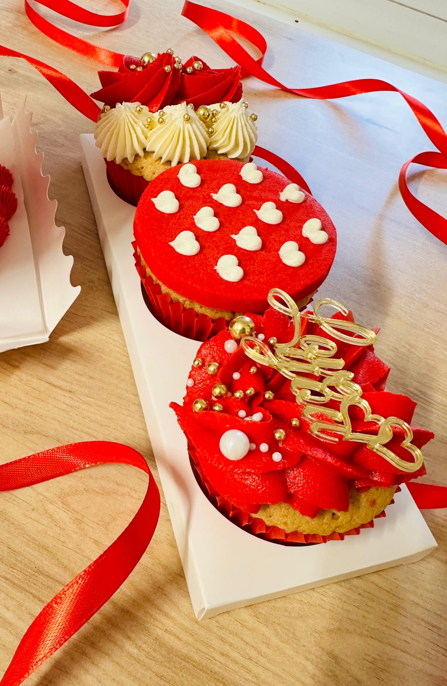 Box of 3 Christmas Cupcakes