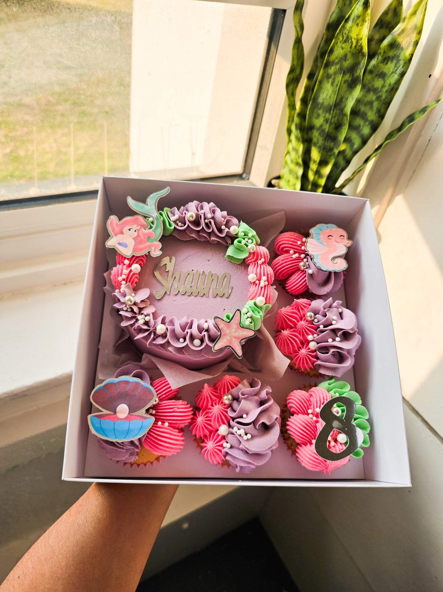 Theme Benton Gift Box