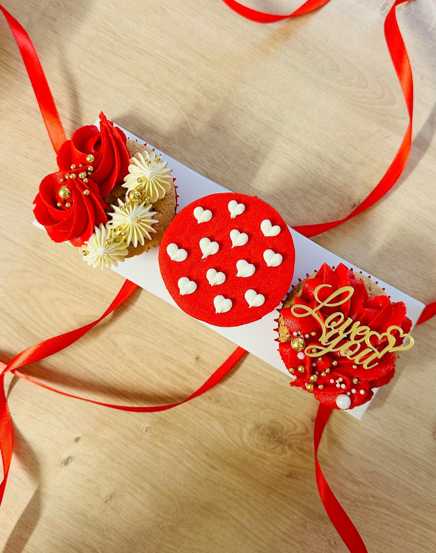Box of 3 Christmas Cupcakes